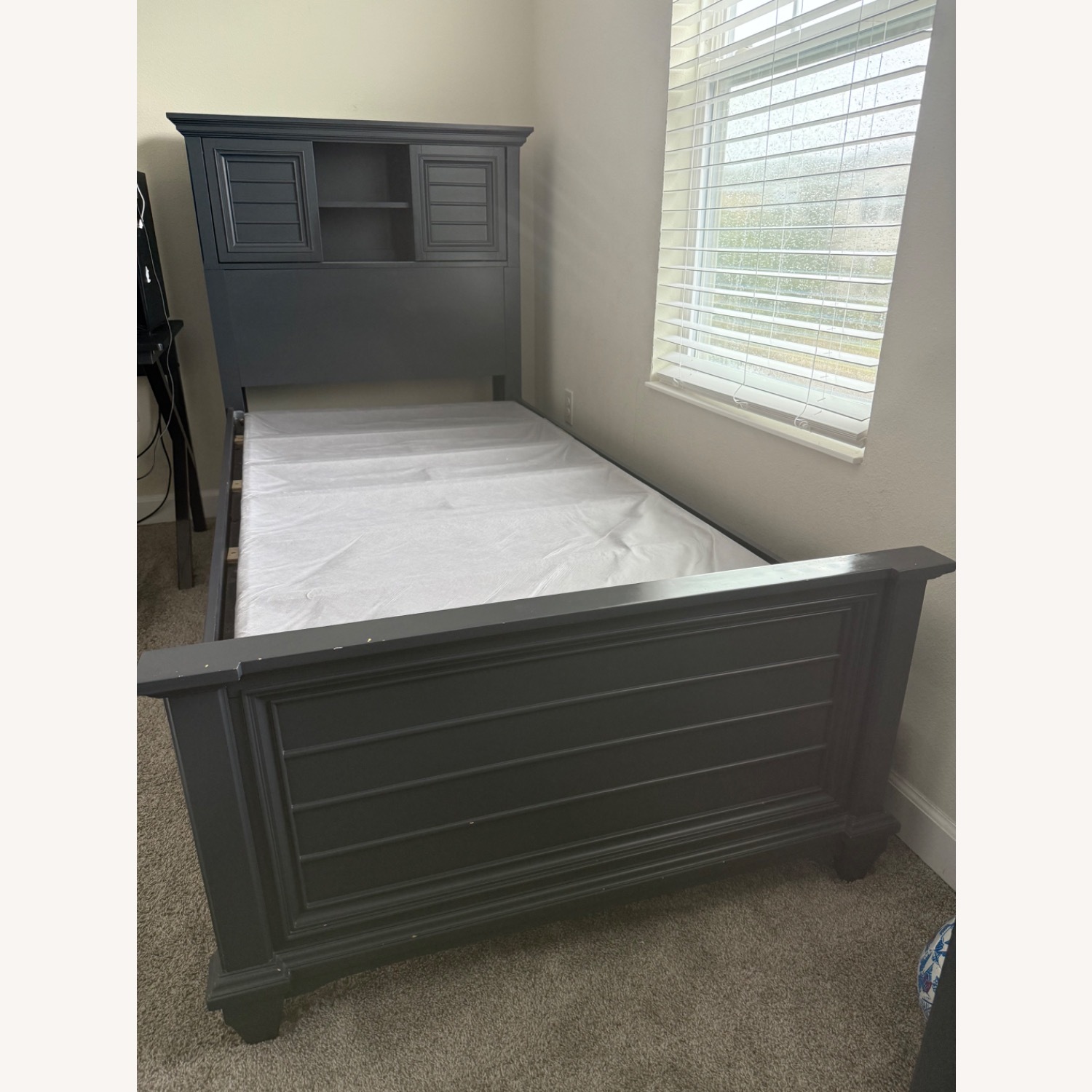 Rooms To Go Cubby Bookcase Headboard Bed - image-2