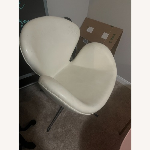 Used Arne Jacobsen White Leather Accent Chair for sale on AptDeco