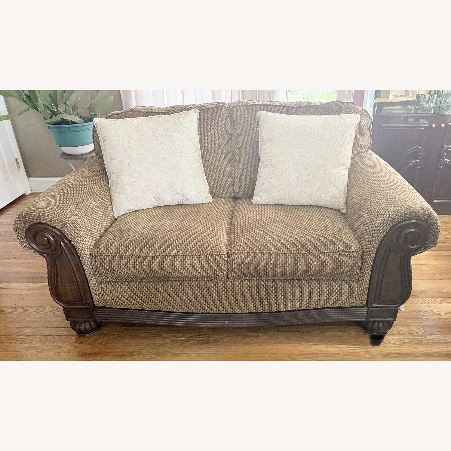 Ashley Furniture Lanett Signature Loveseat - image-4