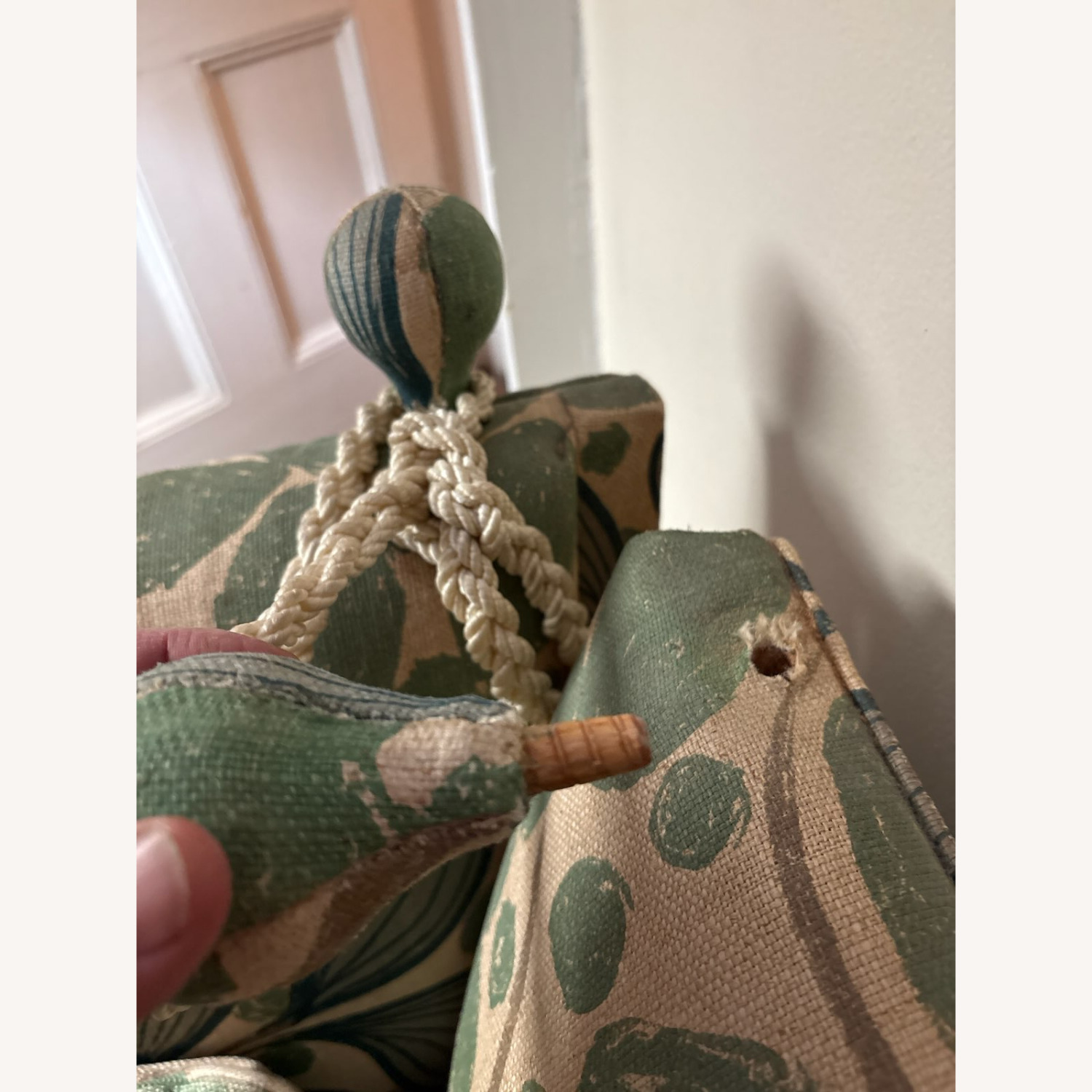 Vintage/Antique Linen 3+ Seater Sofa - image-4