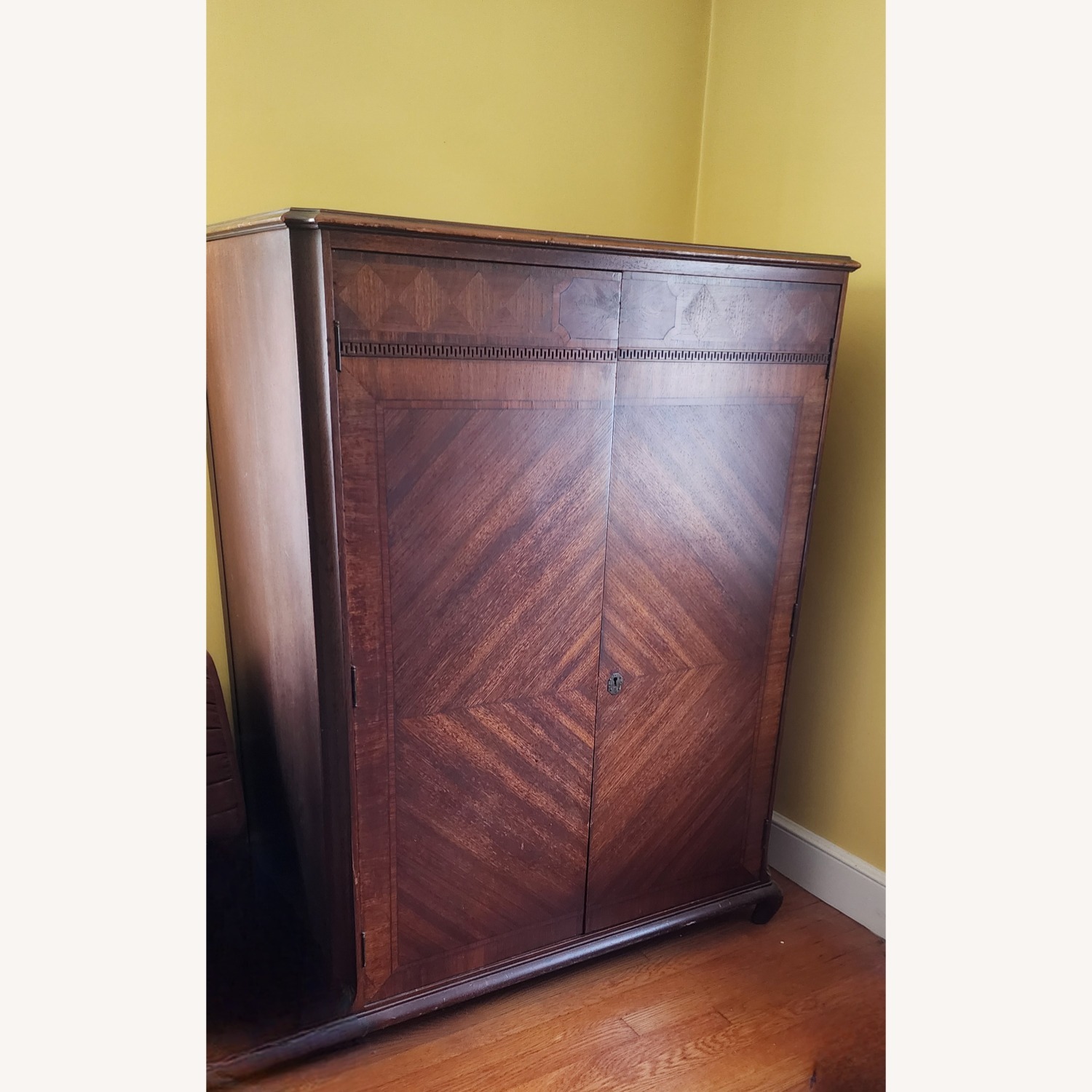  Wood-Inlayed Chifferobe 1920s - image-2