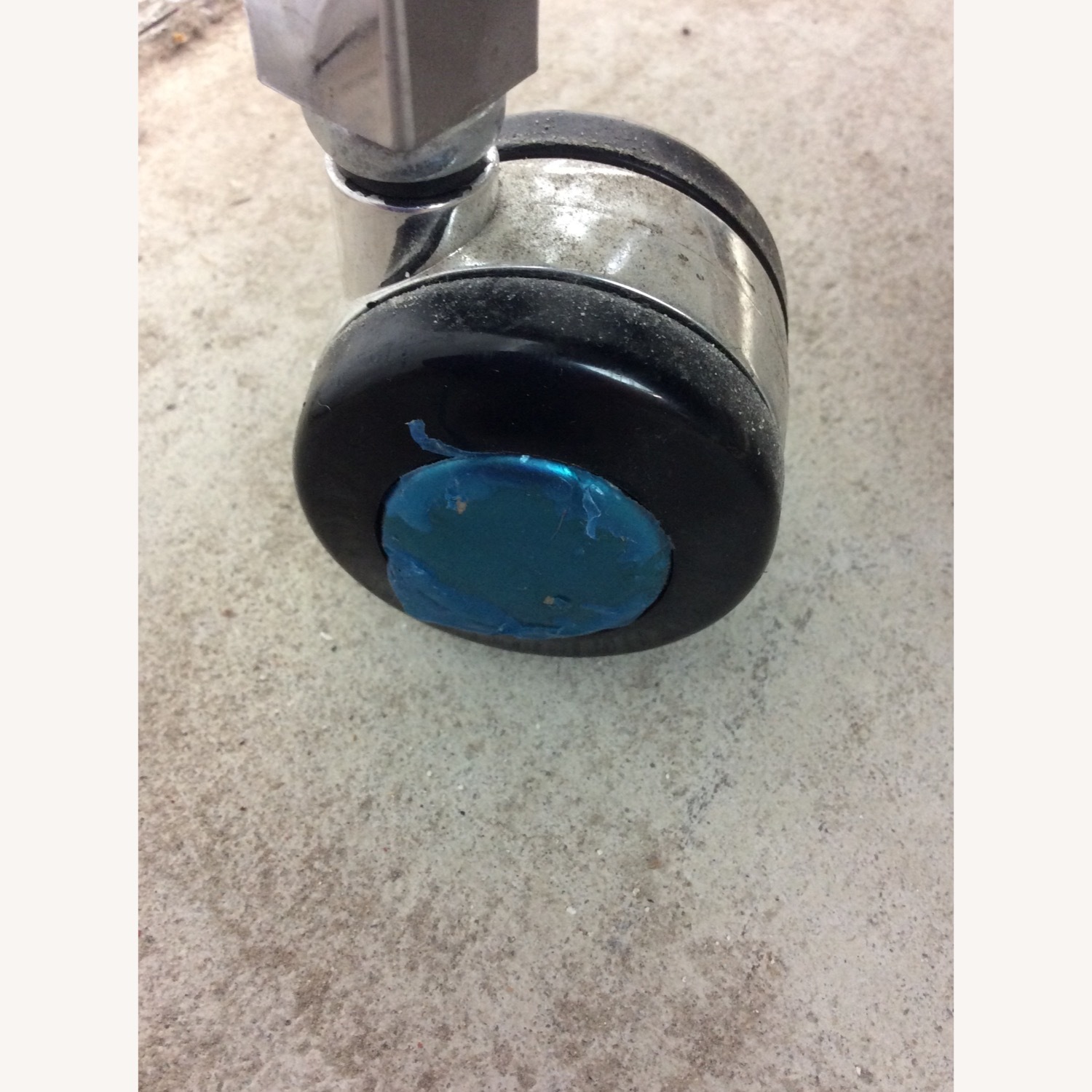 Postmodern Chrome & Glass Wheeled Bar Cart - image-15