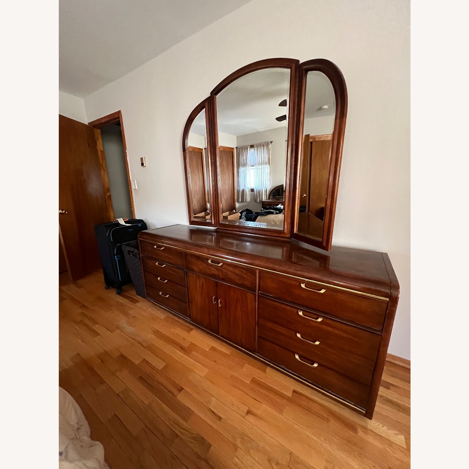 Thomasville Furniture Industries Dresser - image-3