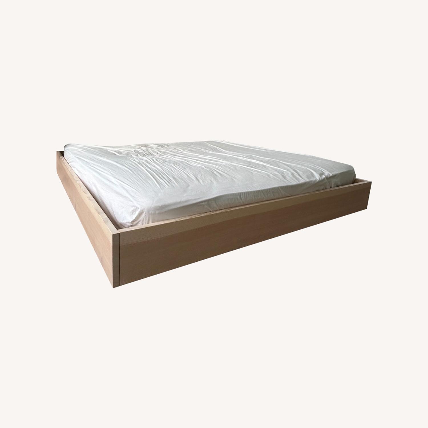 Axel Wannberg Floating Bed, King Size - image-0