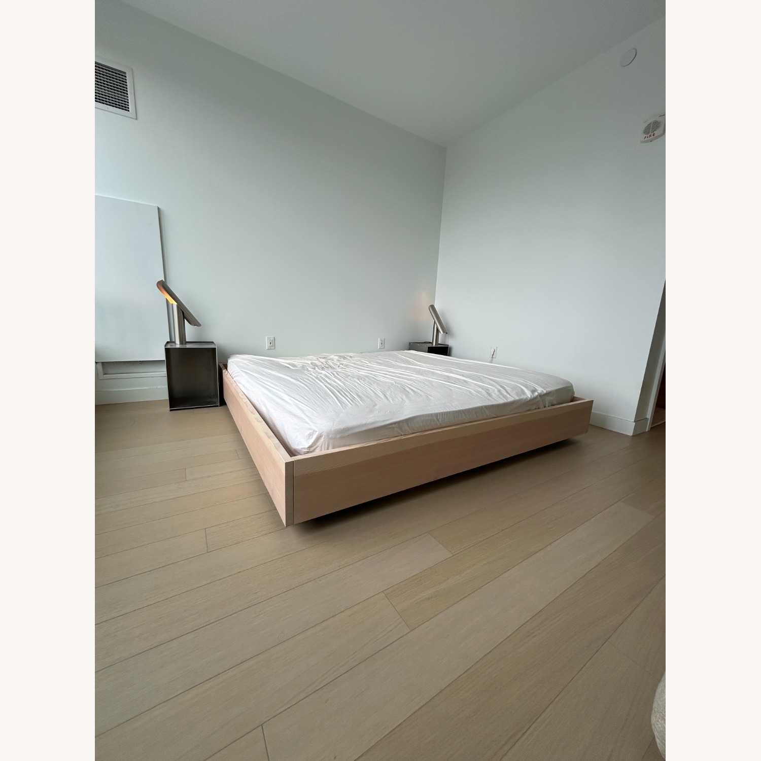 Axel Wannberg Floating Bed, King Size - image-2