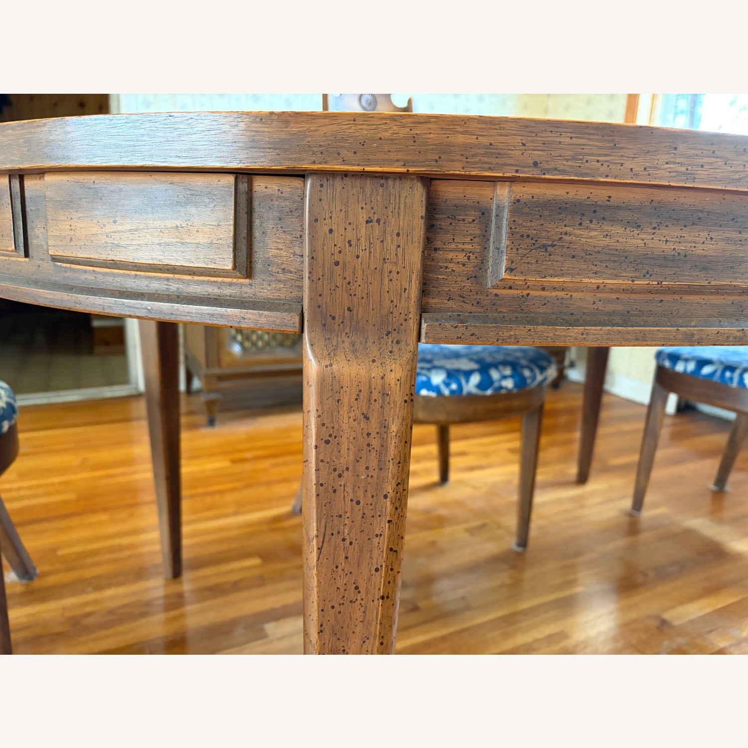 Dining Table with 3 Leaves and 4 Chairs - image-3