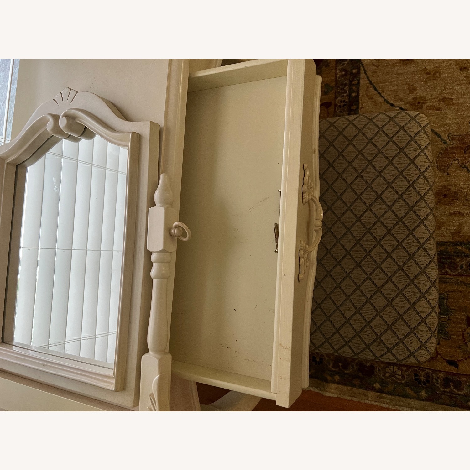 Vintage Cream Carved Vanity & Upholstered Stool - image-9