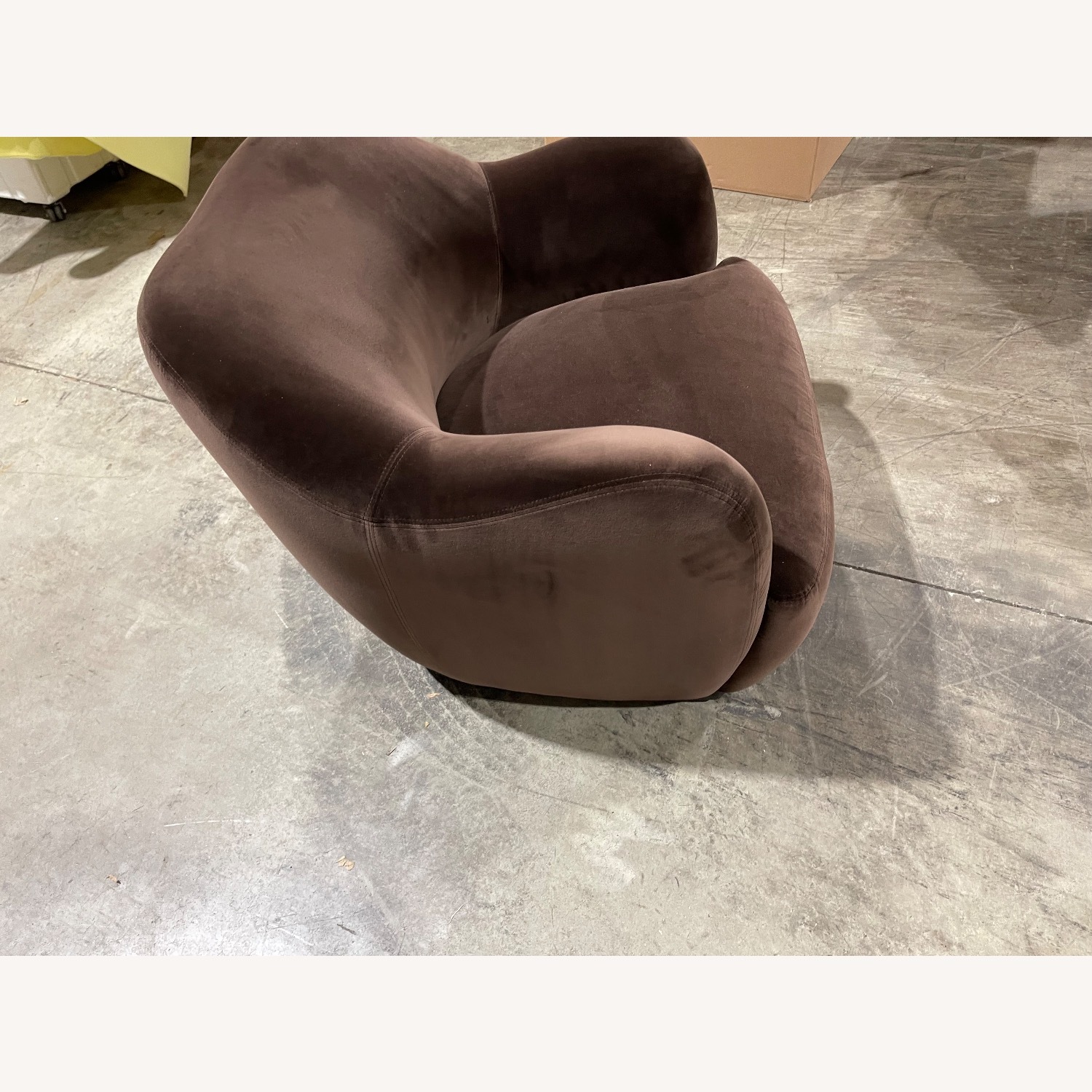 For Hands Julius Swivel Chair  - image-2