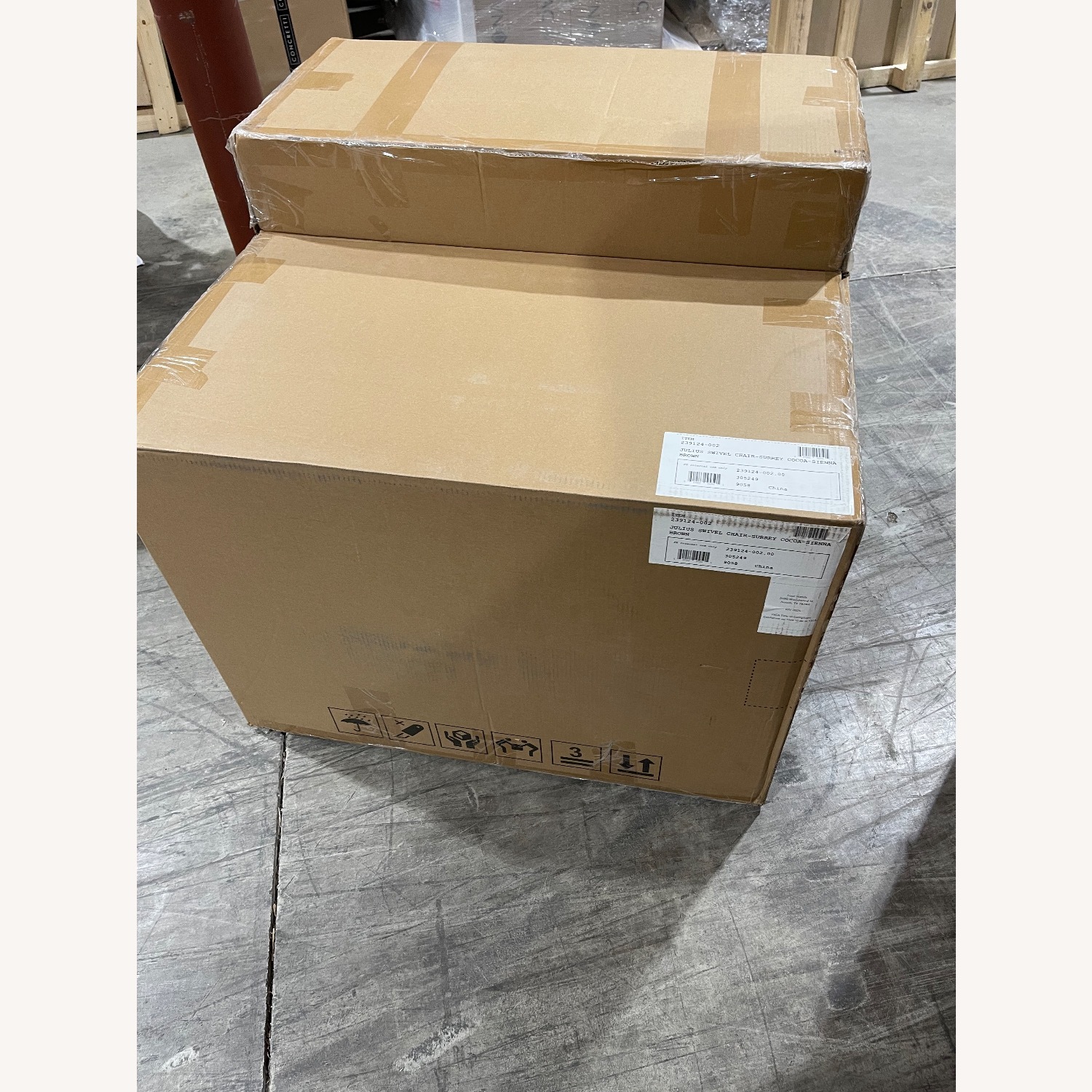 For Hands Julius Swivel Chair  - image-7