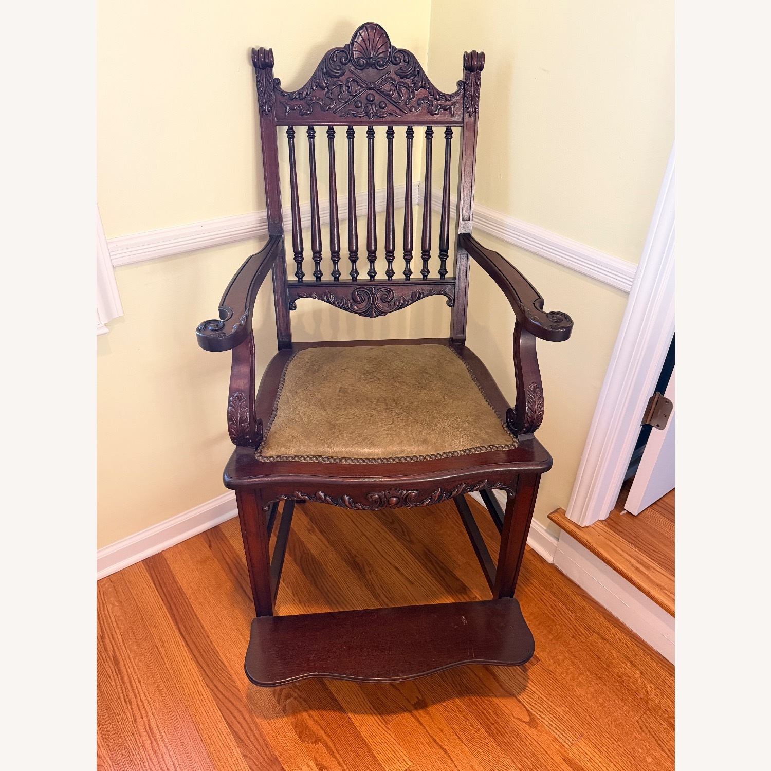 Vintage Hand-Carved Billiards Chair / Gentleman’s - image-0