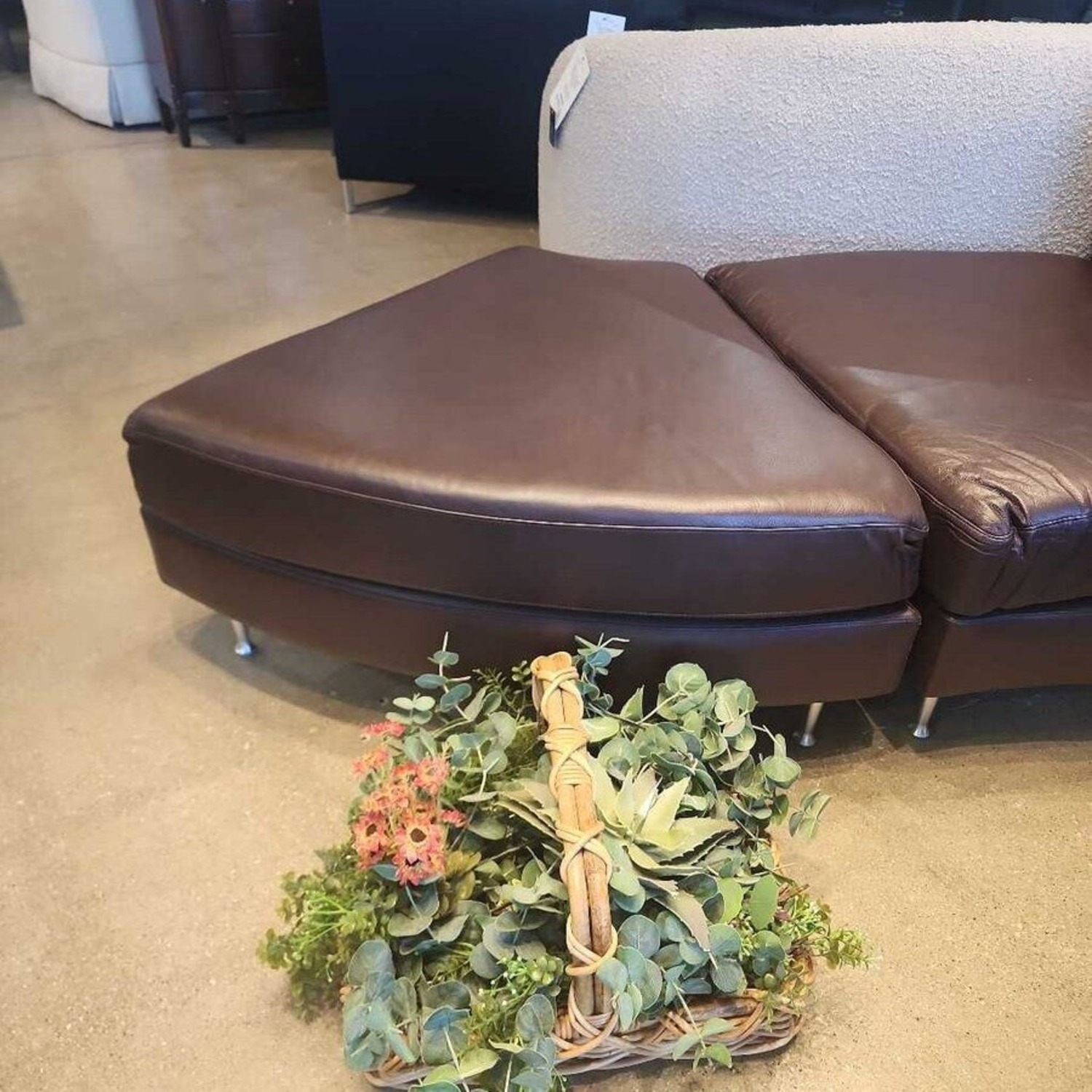 Menlo 3pc Curved Leather Sectional - image-8