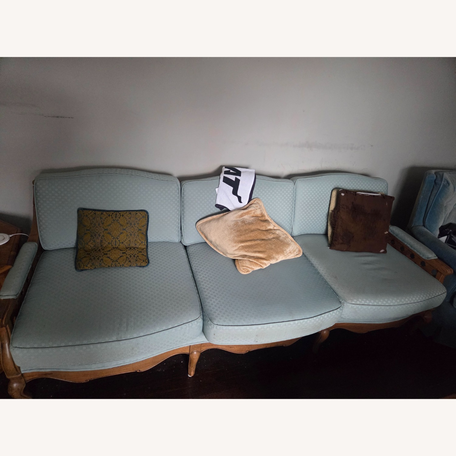 Vintage/Antique Finds Wood 3+ Seater Sofa - image-0