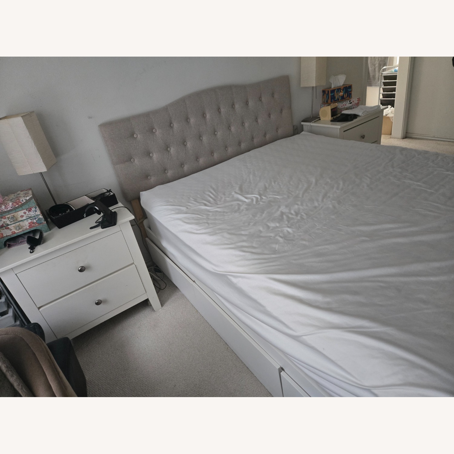 White Wood Queen Bed - image-3