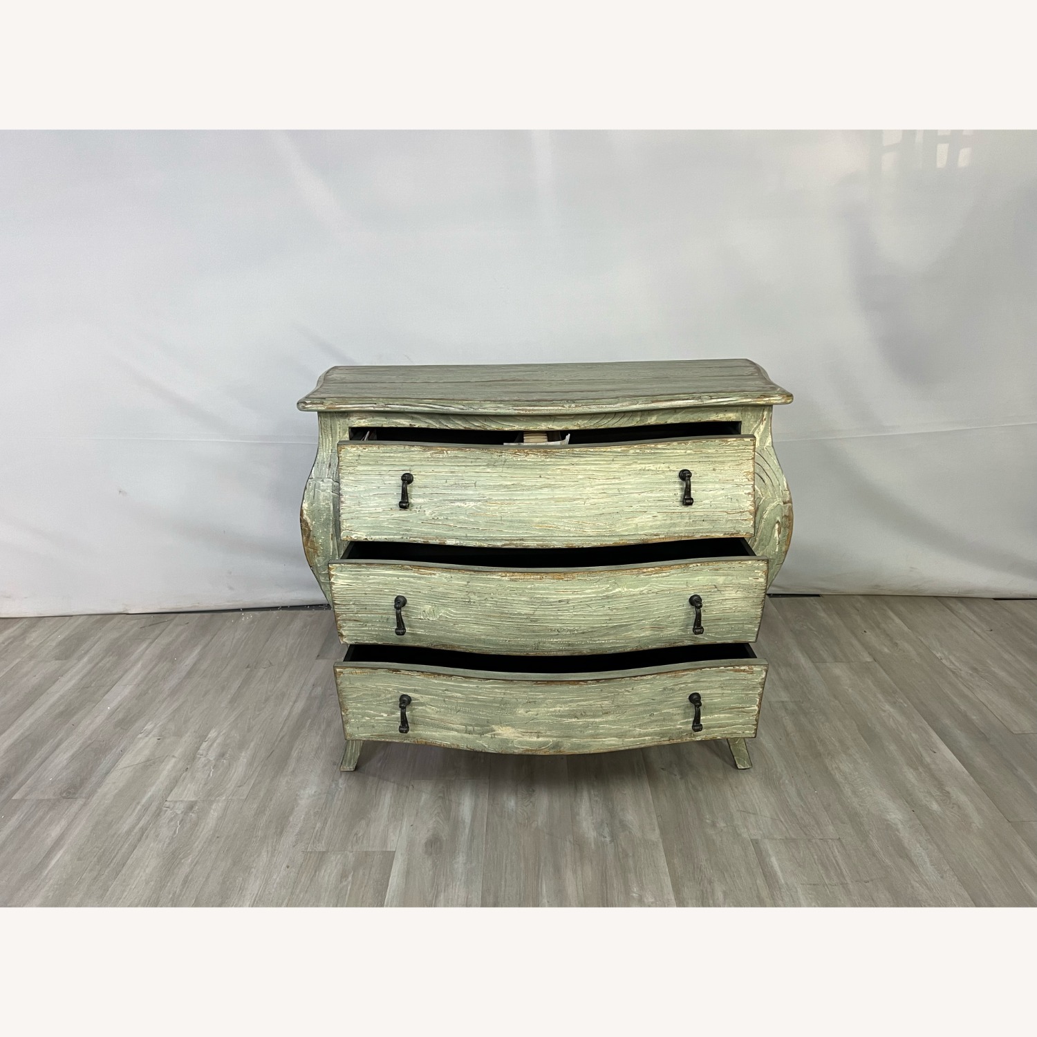 Hooker Furniture Traditions 3-Drawers Nightstand - image-3