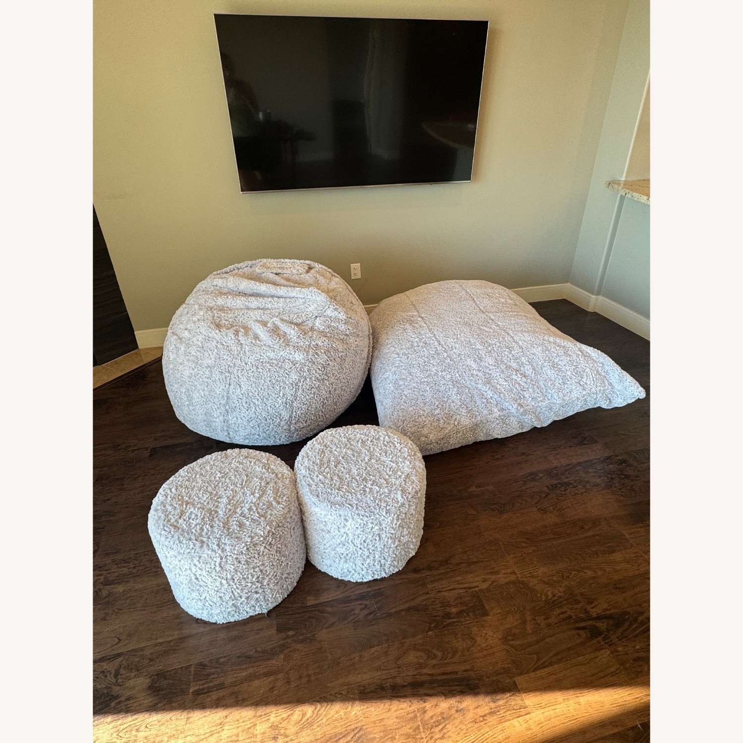 LoveSac: 1 Citysac, 1 Pillowsac, 2 Squattoman - image-1