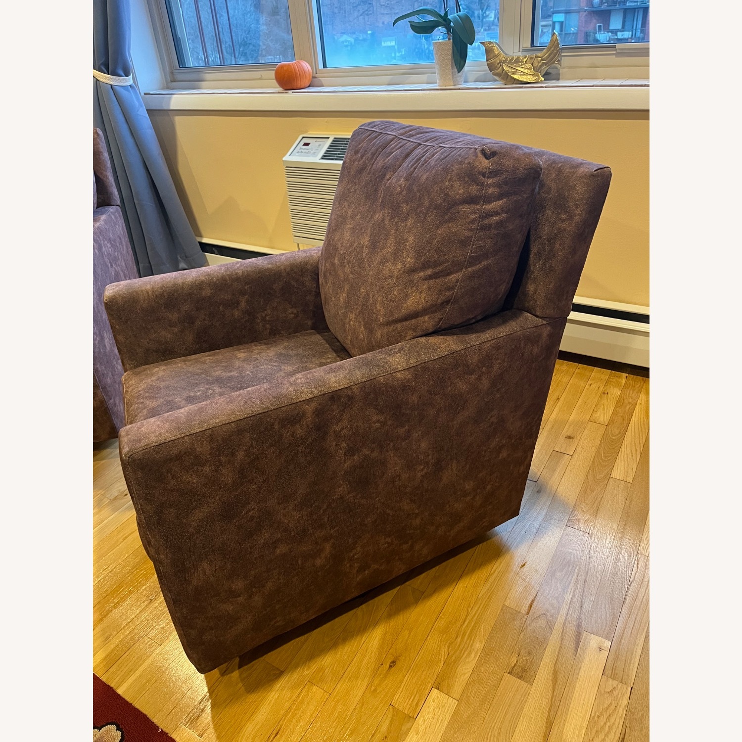 Bassett Dark Brown Fabric Accent Chairs - image-10