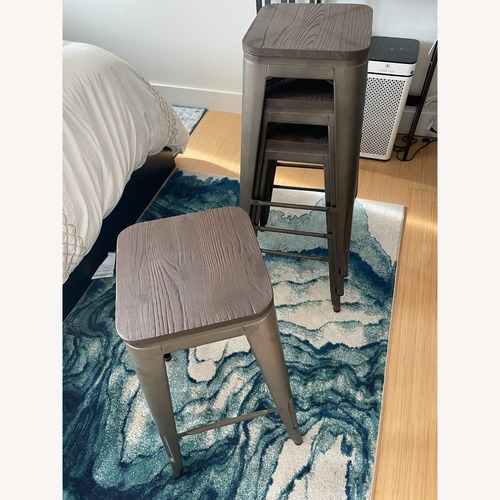 Used AmeriHome Loft Light Gray Metal Stools for sale on AptDeco