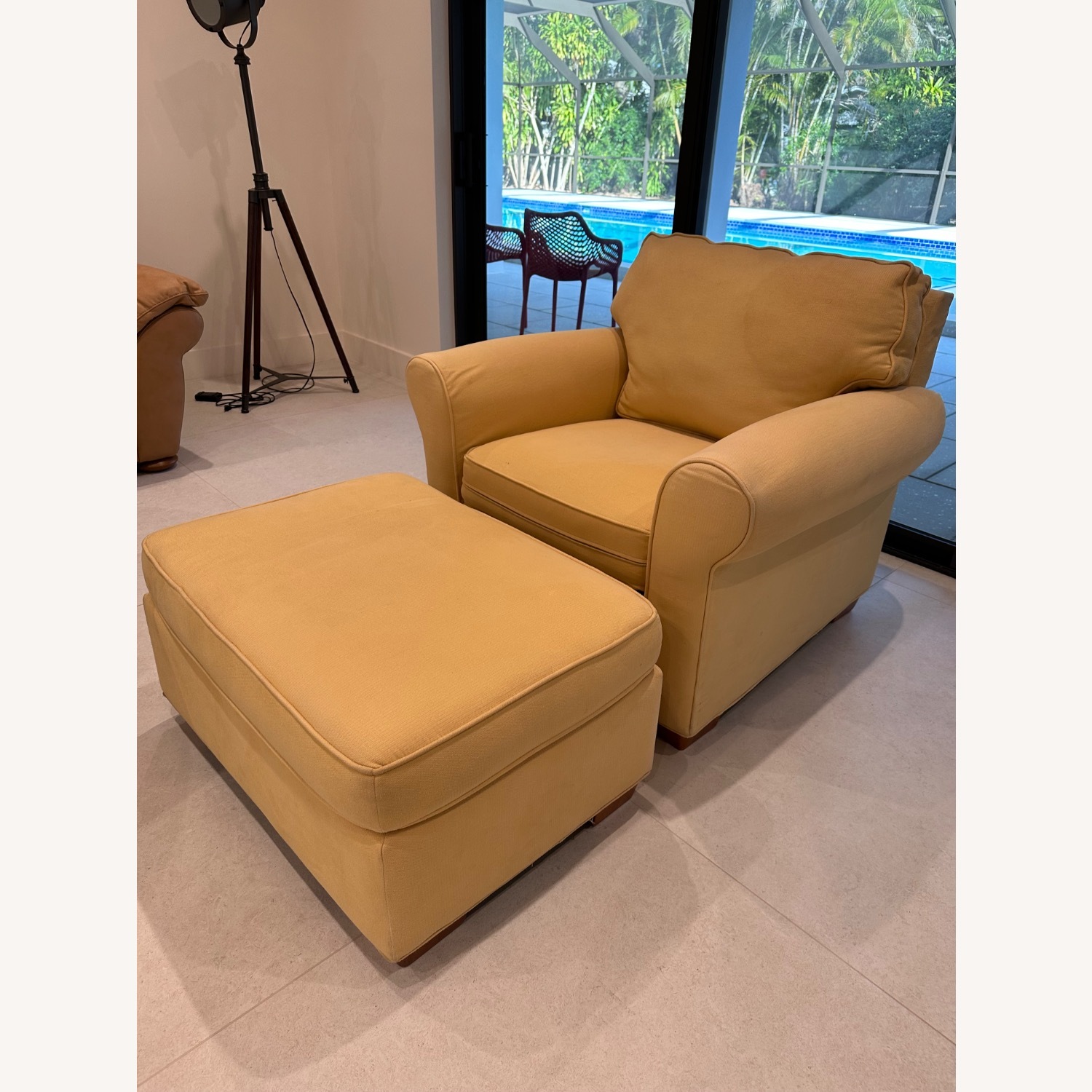 Rooms To Go Yellow Fabric Armchair - image-0