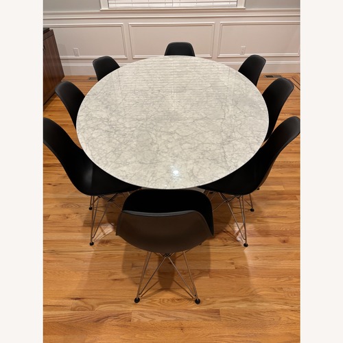 Used Knoll Saarinen Dining Table for sale on AptDeco