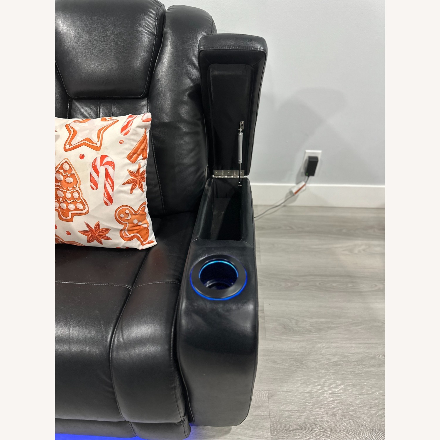 Rooms To Go  Black Leather 2 Seater Sofa - image-2