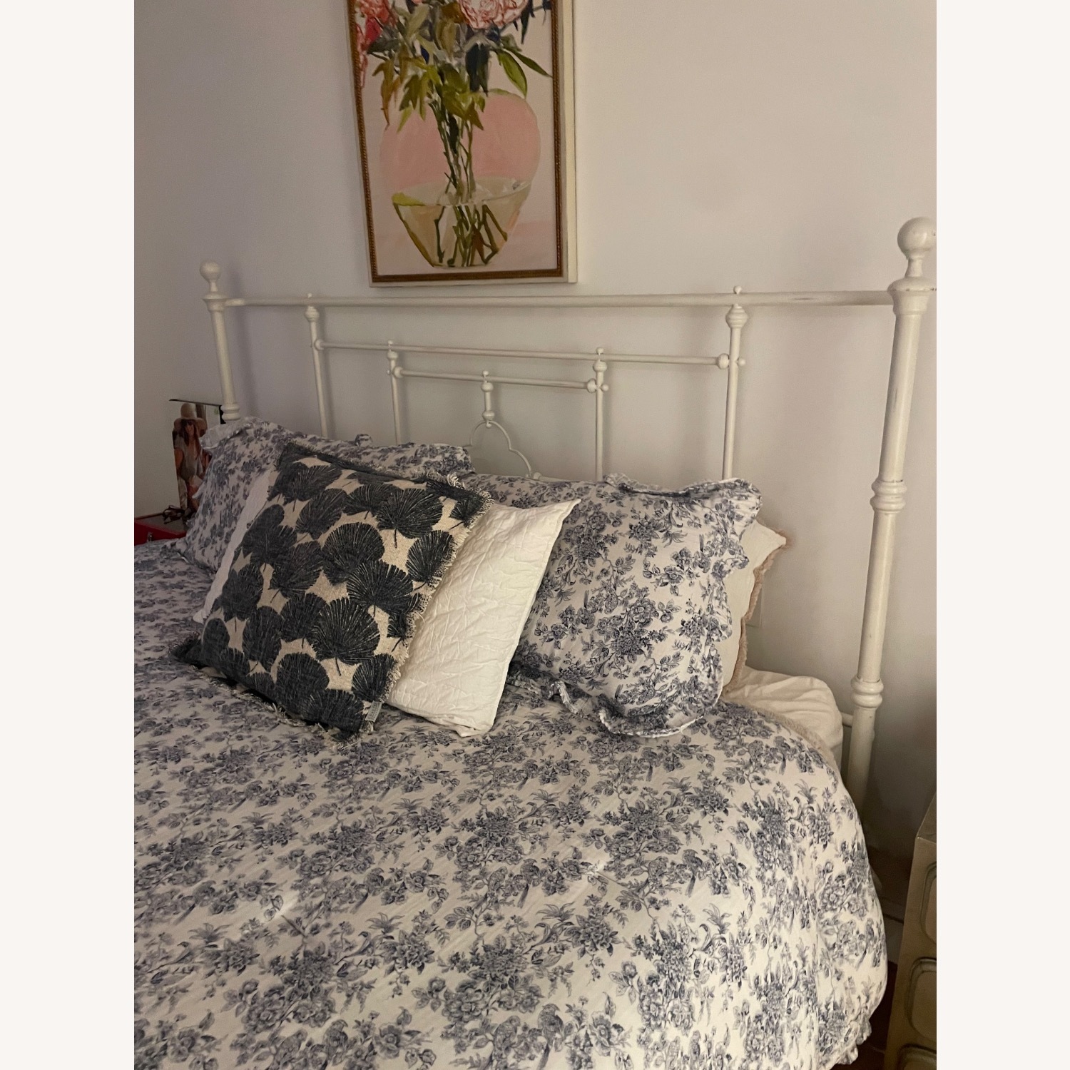 Restoration Hardware 19th c. Quatrefoil White Metal King Bed - image-5