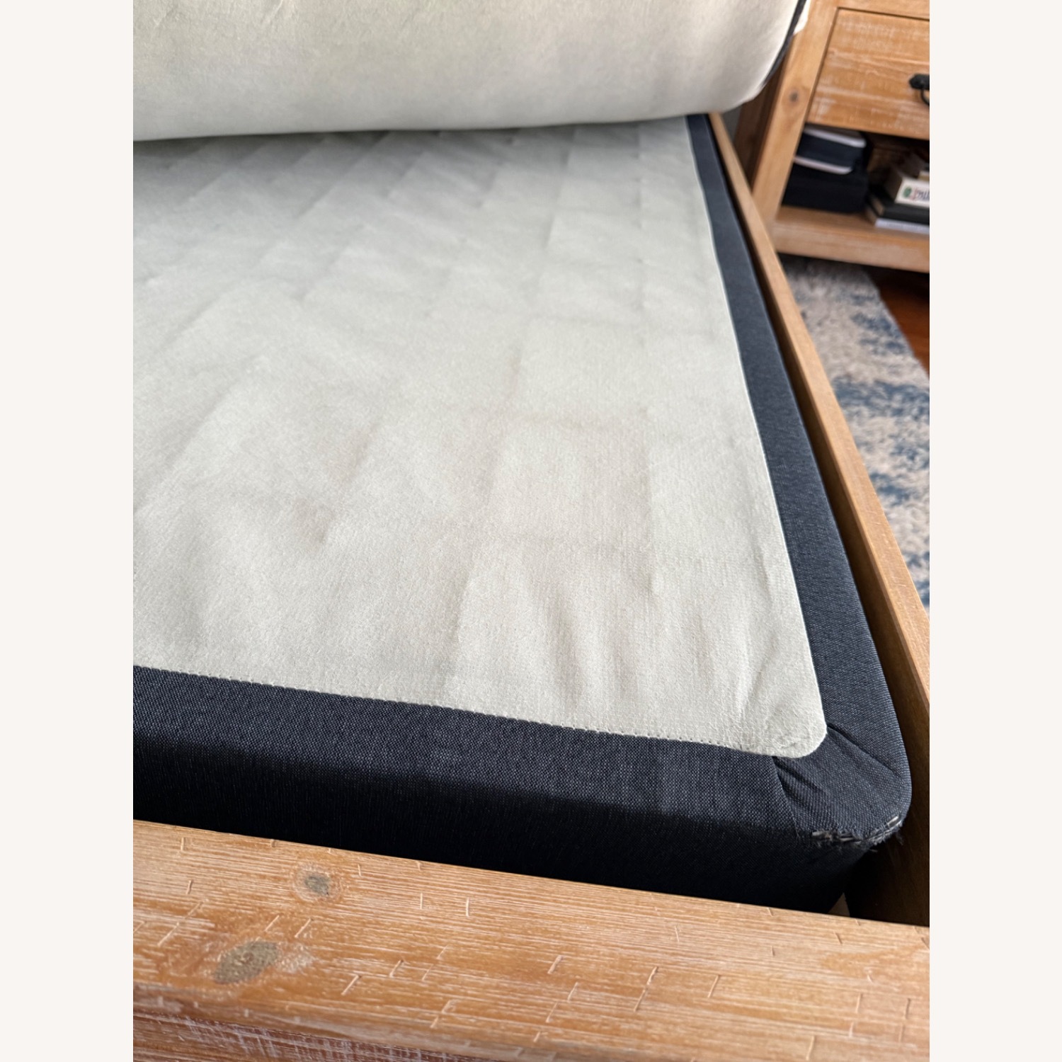 Palm Grove Queen Bed - image-4