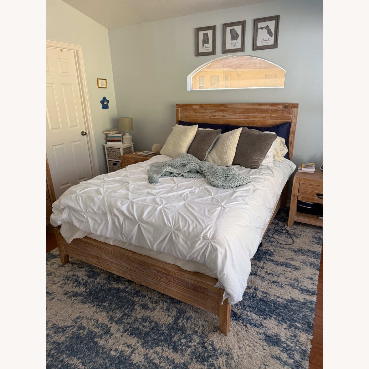 Palm Grove Queen Bed - image-7