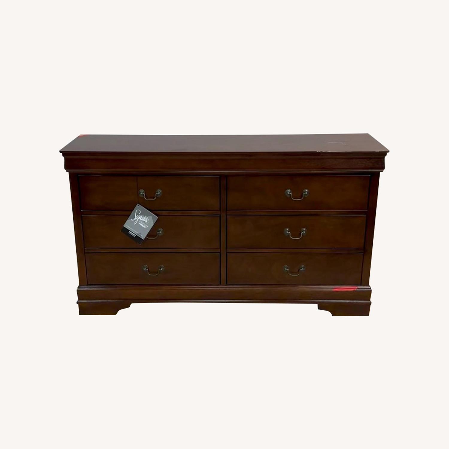 Ashley Furniture Alisdair Dresser - image-0