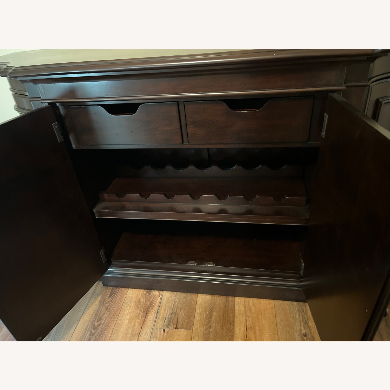 Riverside Furniture Rosemoor Buffet - image-6