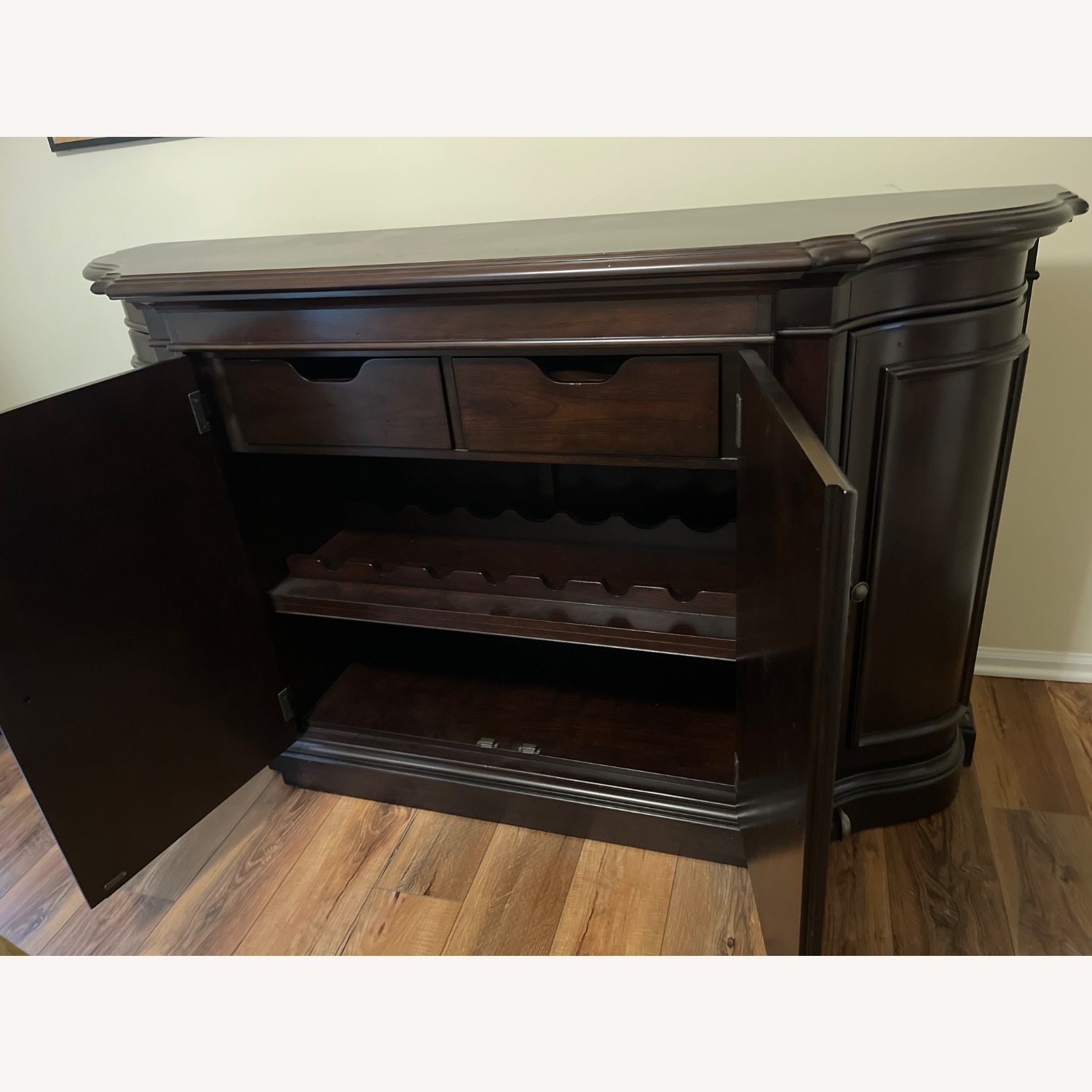 Riverside Furniture Rosemoor Buffet - image-15