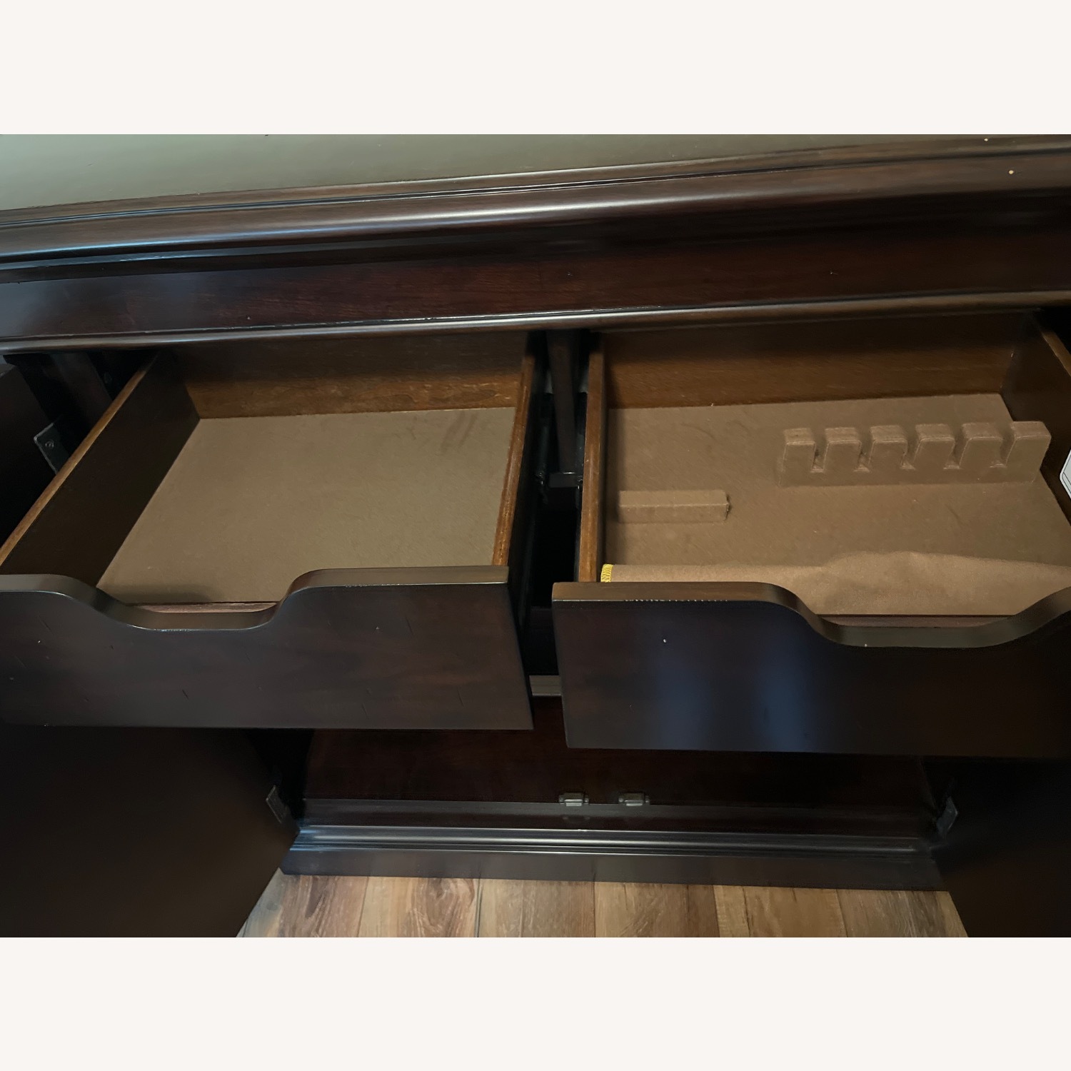 Riverside Furniture Rosemoor Buffet - image-7