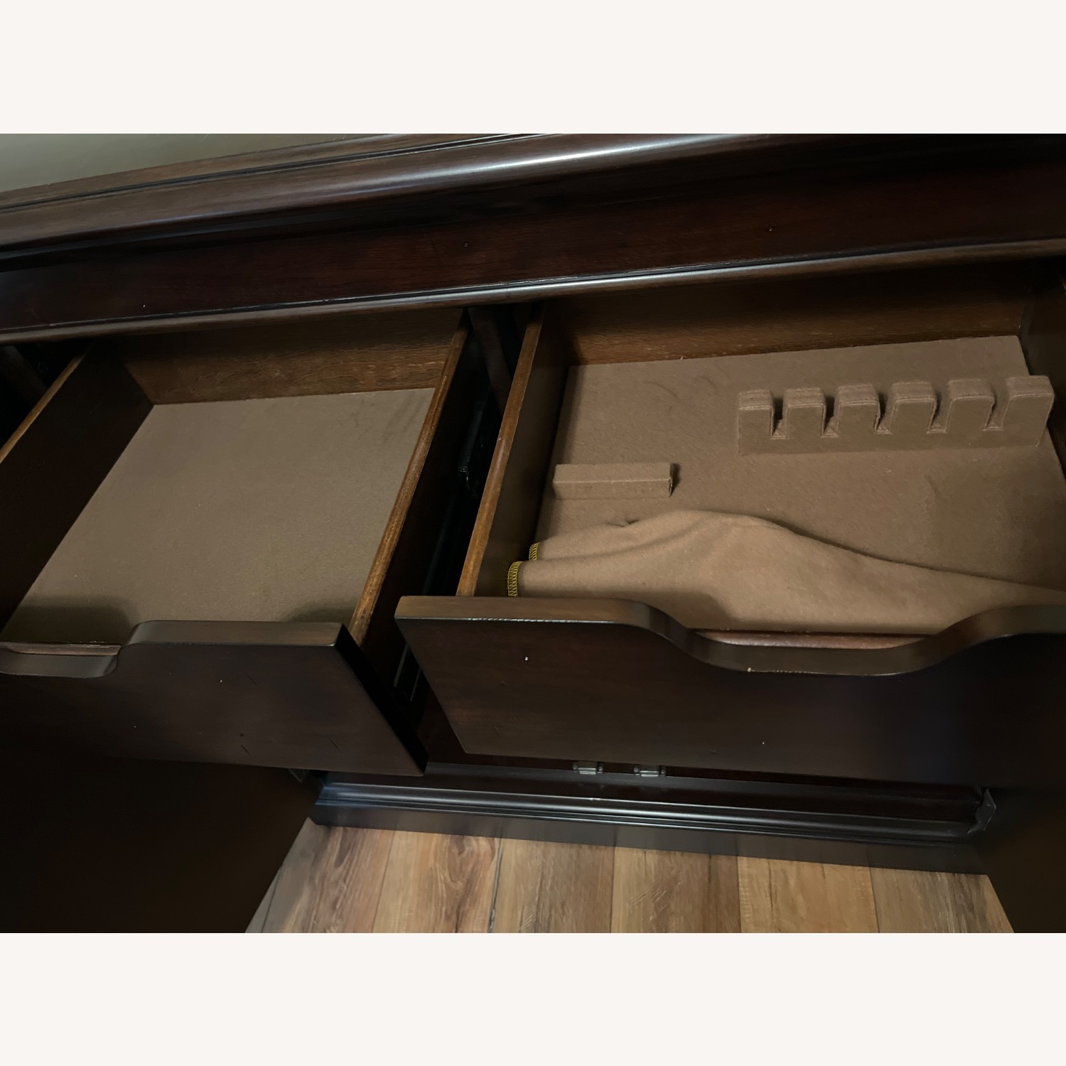 Riverside Furniture Rosemoor Buffet - image-16