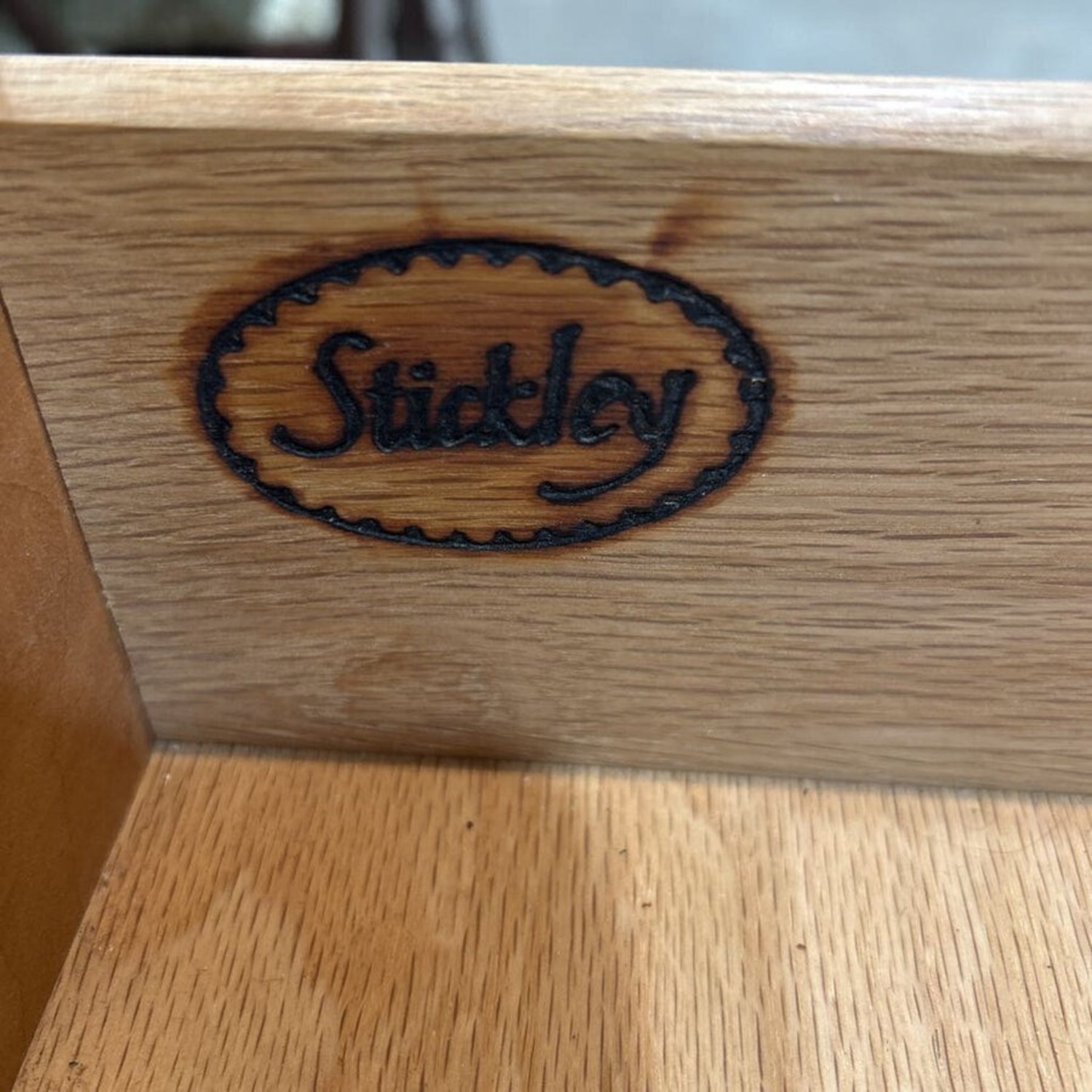 Stickley Chippendale 9-Drawer w Mirror Dresser - image-4