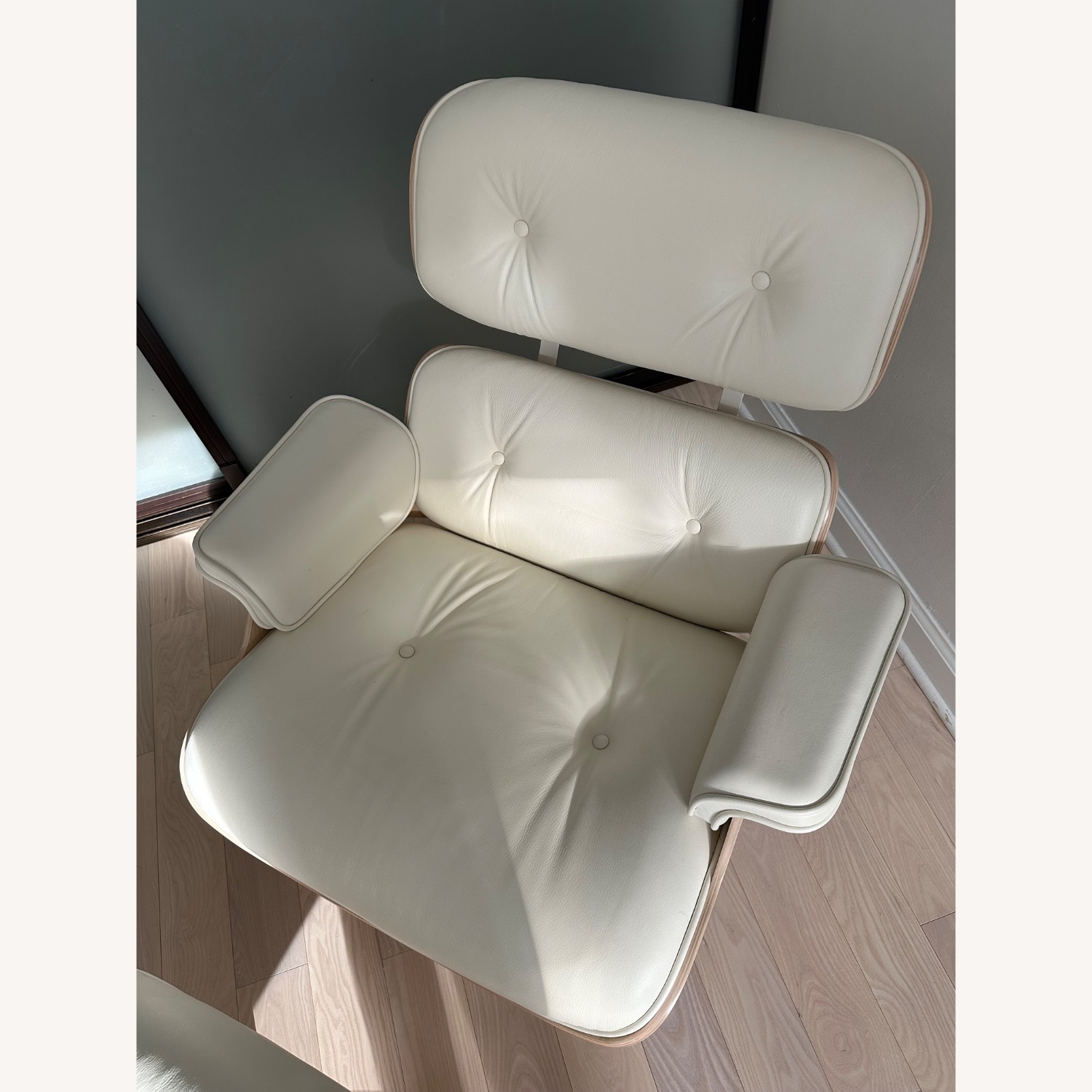 Herman Miller Eames Lounge Chair and Ottoman - image-5
