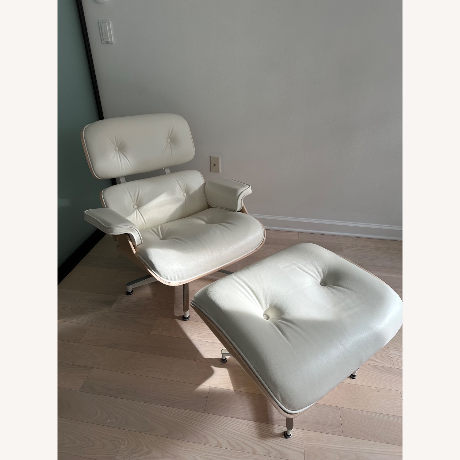 Herman Miller Eames Lounge Chair and Ottoman - image-1