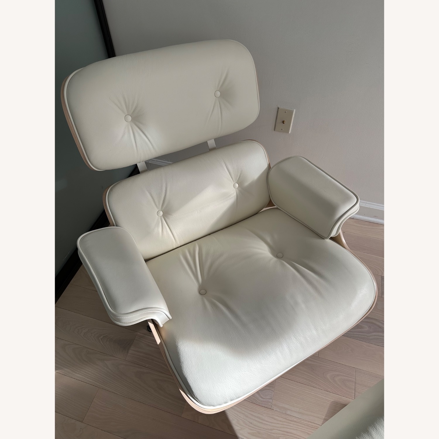 Herman Miller Eames Lounge Chair and Ottoman - image-4