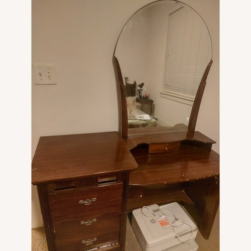 Used Queen Bed for sale on AptDeco