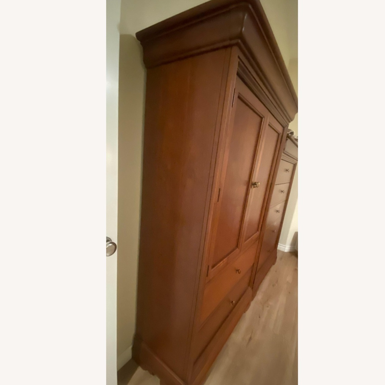 Elegant Thomasville Armoire - image-2