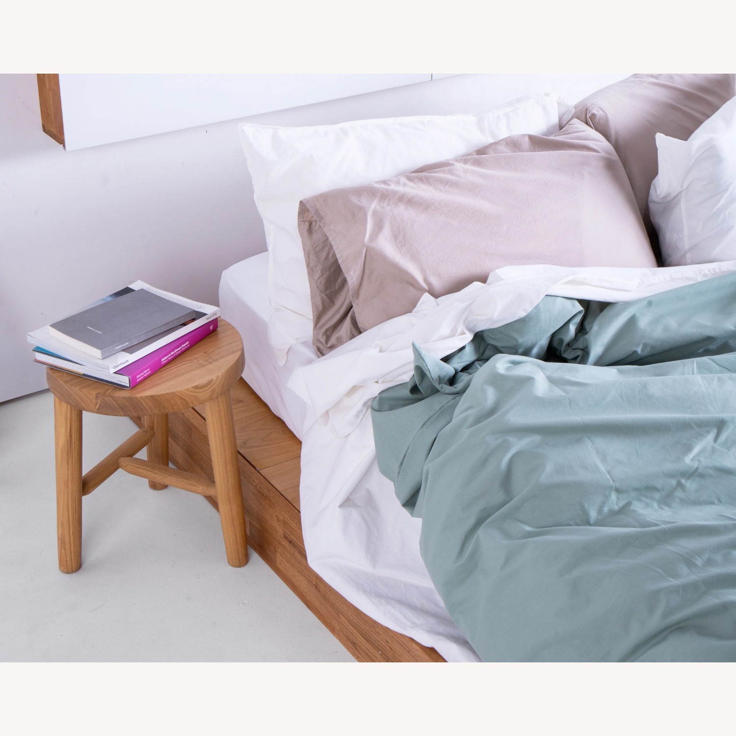 LAXseries Platform Bed Light Brown Wood Queen Bed - image-7