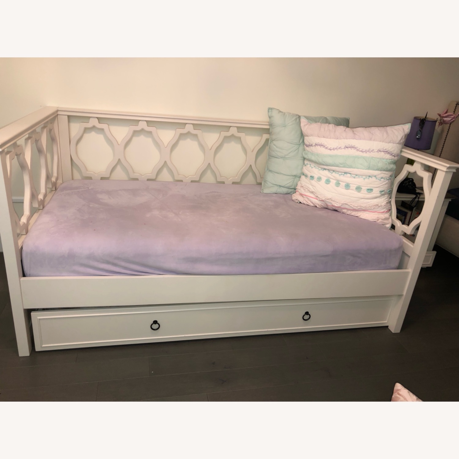 Pottery Barn Elsie Day Bed With Twin Trundle - image-2