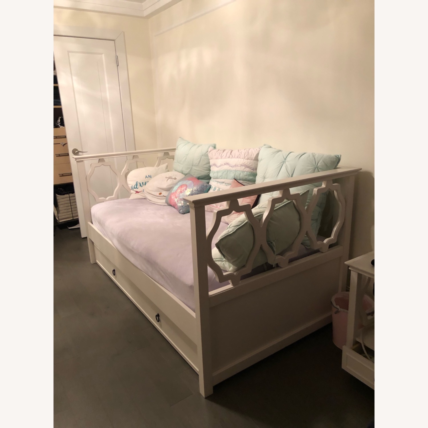 Pottery Barn Elsie Day Bed With Twin Trundle - image-3