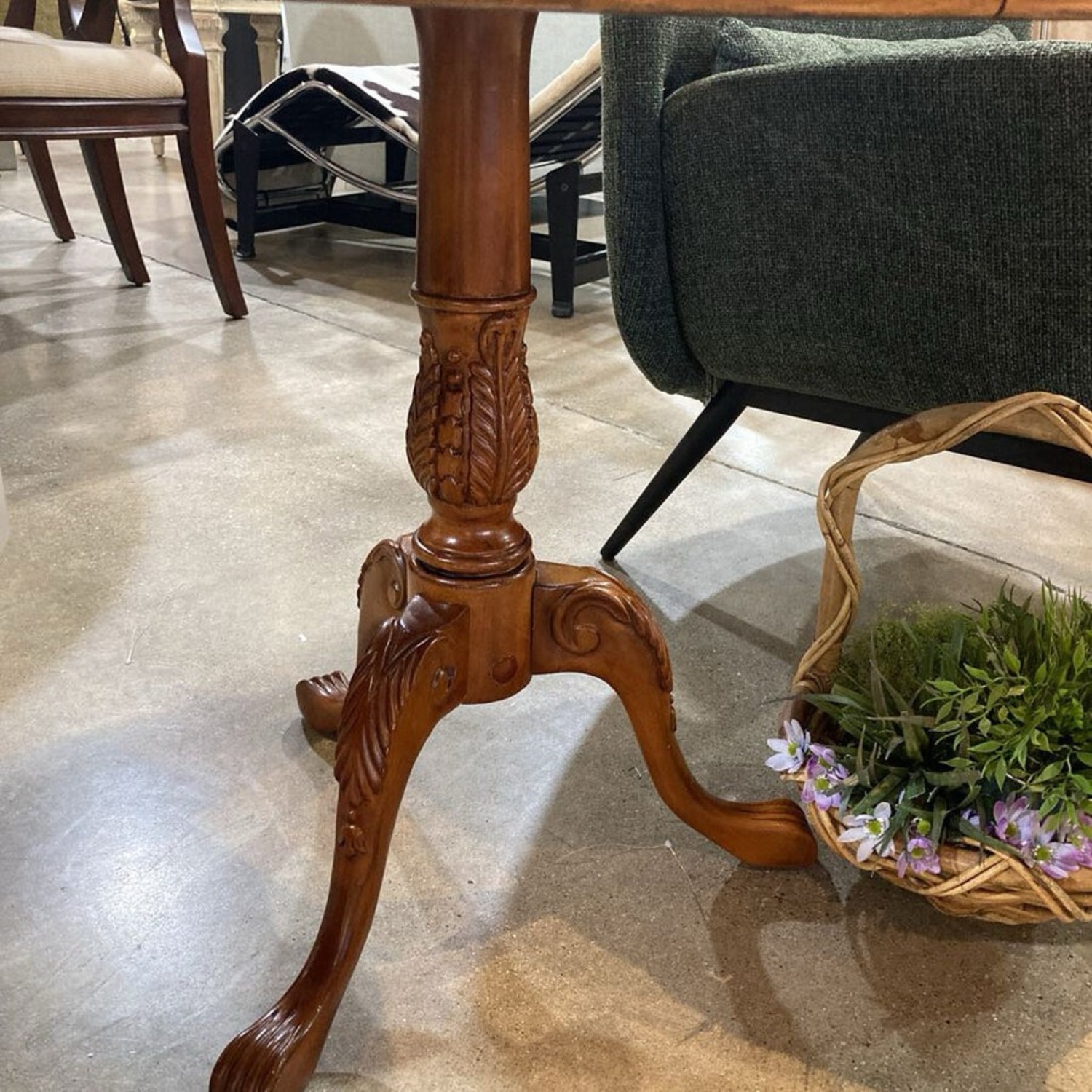 Carissa Pie-Cut Top Pedestal Foyer Side Table - image-6