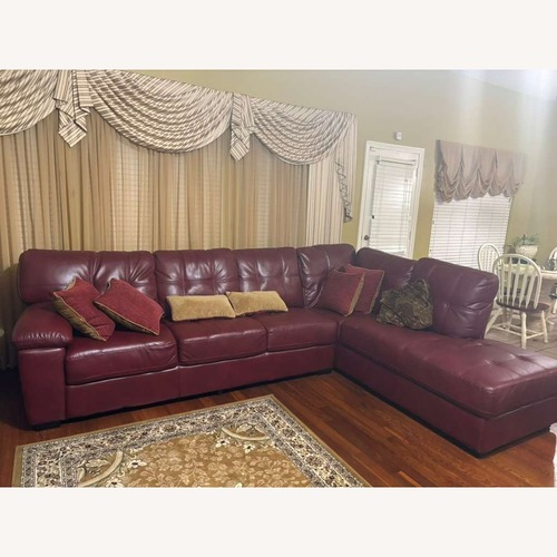 Used Rooms To Go 3+ Piece Sectional for sale on AptDeco