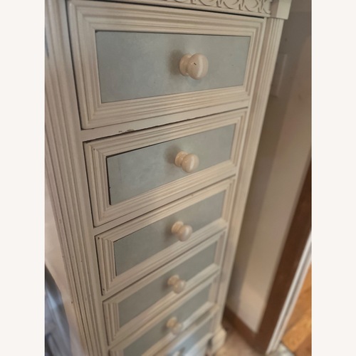 Used Lexington Furniture White Wood Dresser for sale on AptDeco