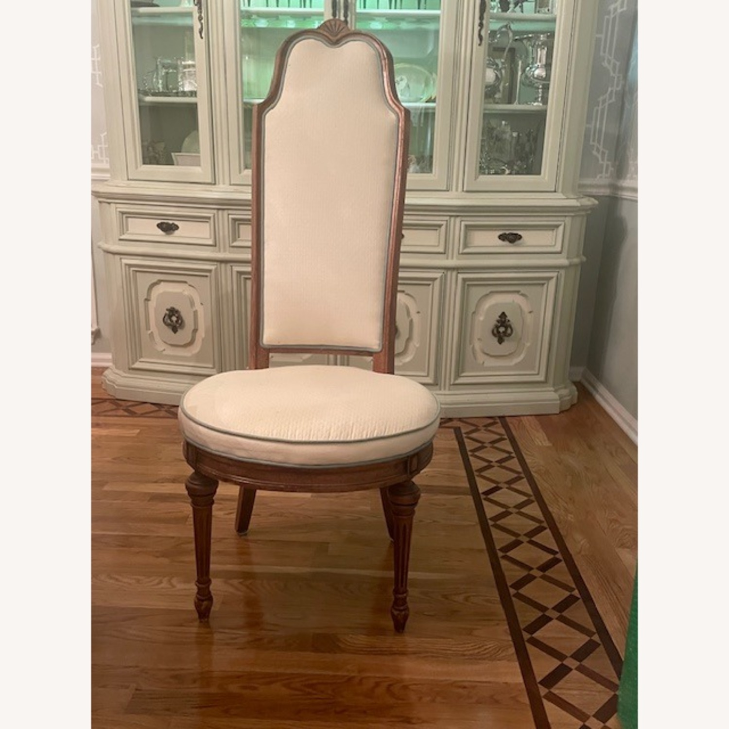 Vintage/Antique Finds Wood Dining Table/Chairs - image-3