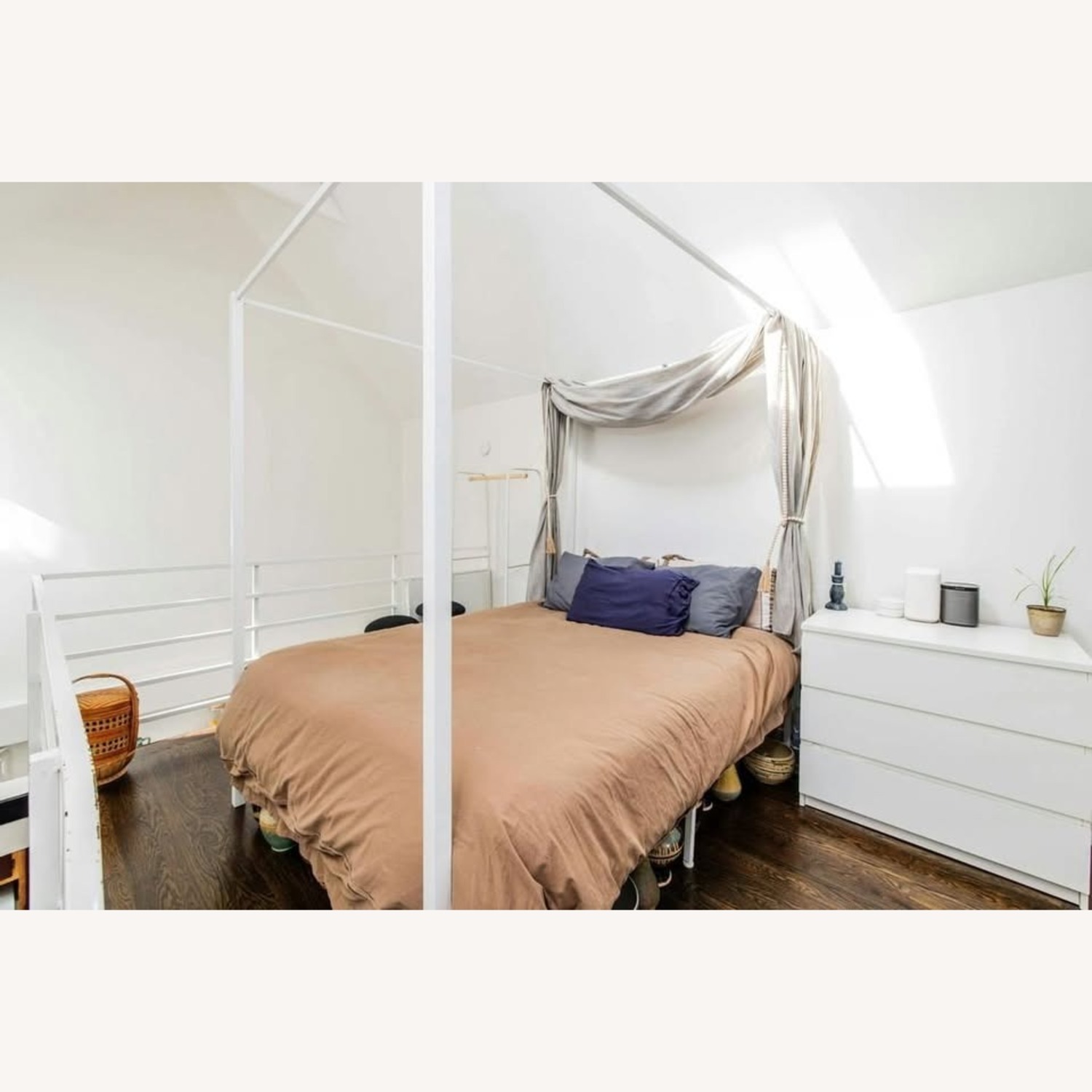 White Metal Queen Bed - image-1