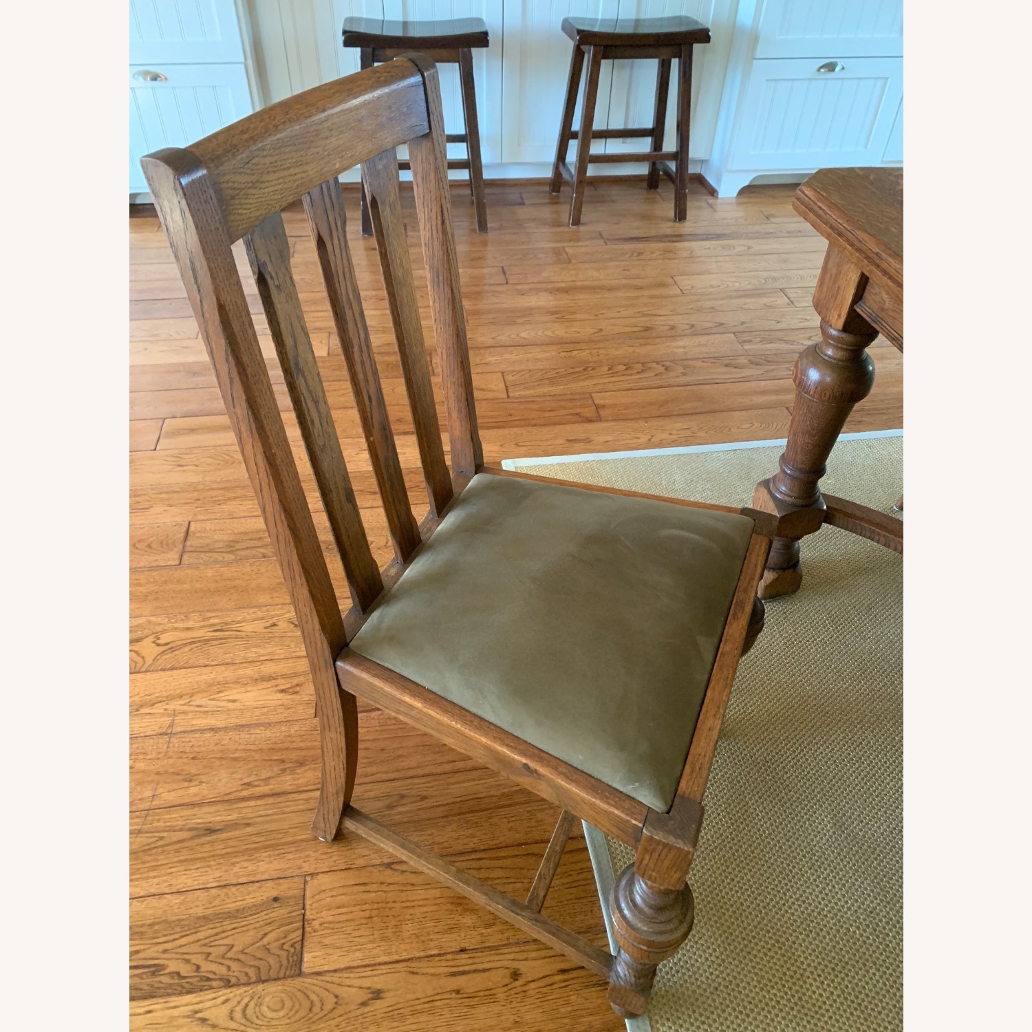 Ethan Allen Oak Antique Table & 8 Chairs - image-3
