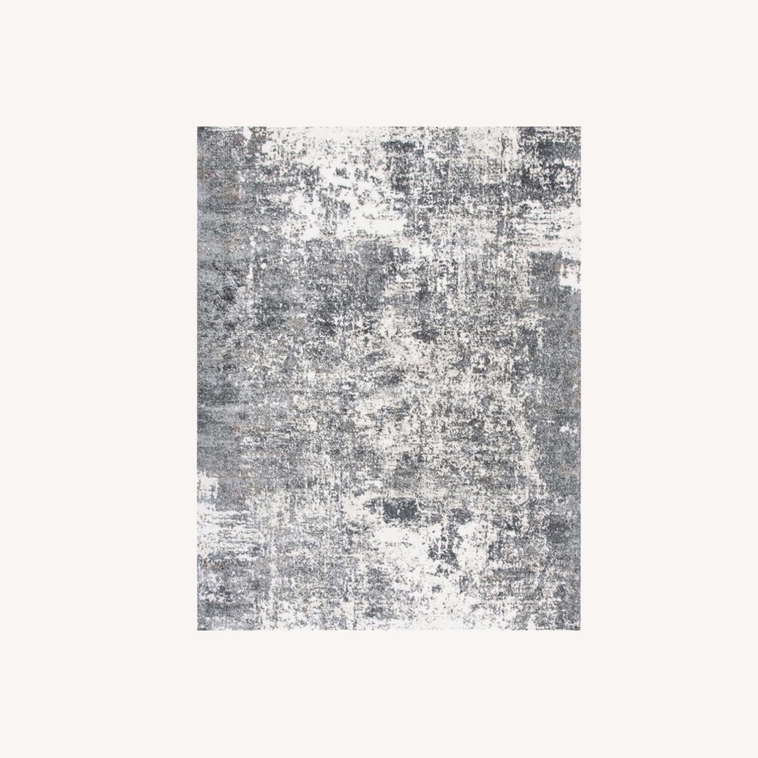 Distressed White/Grey Area Rug 8' x 10' - image-0
