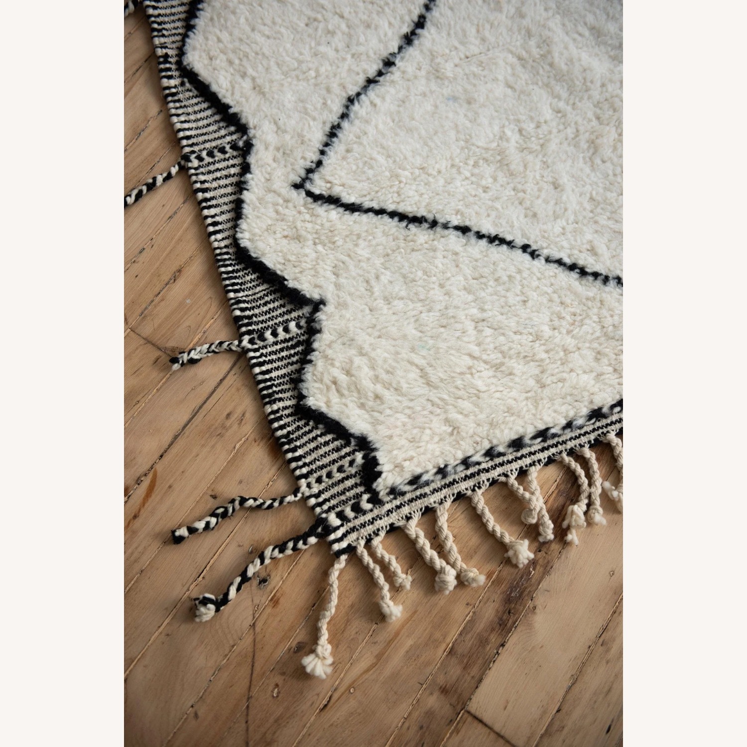 Handwoven Moroccan Wool Area Rug 6.5' x 10' - image-2