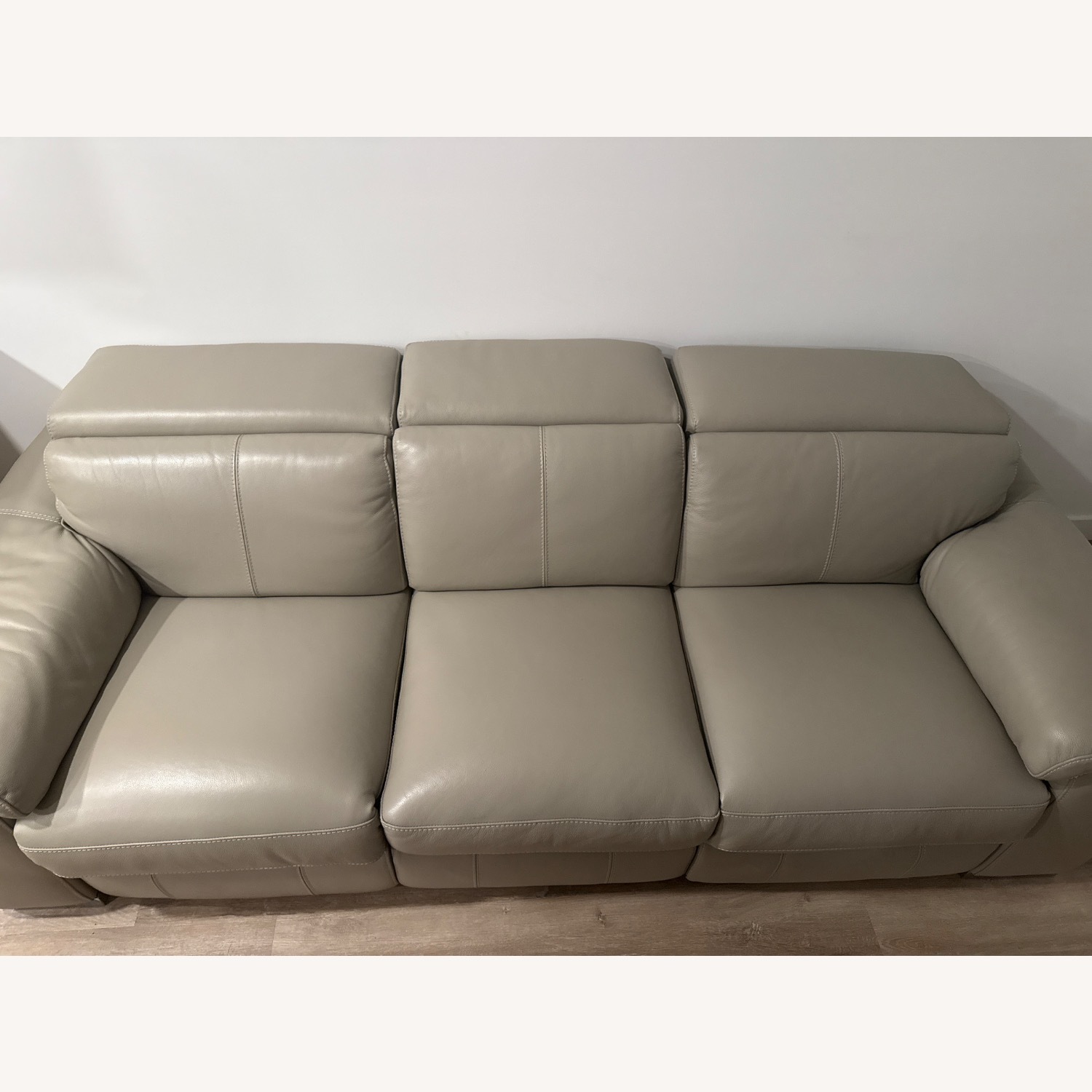 Leather beige 3 seater power recliner - image-6